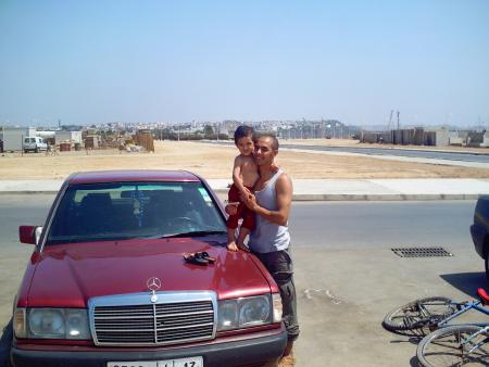 Amine et moi au plage avec nos nouv voiture